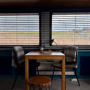 https://floating-bb-amsterdam.amsterdamhotelsnl.com